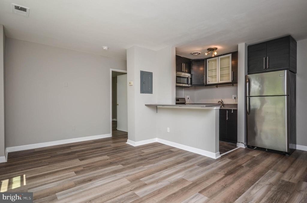 4840 Macarthur Boulevard Nw - Photo 2
