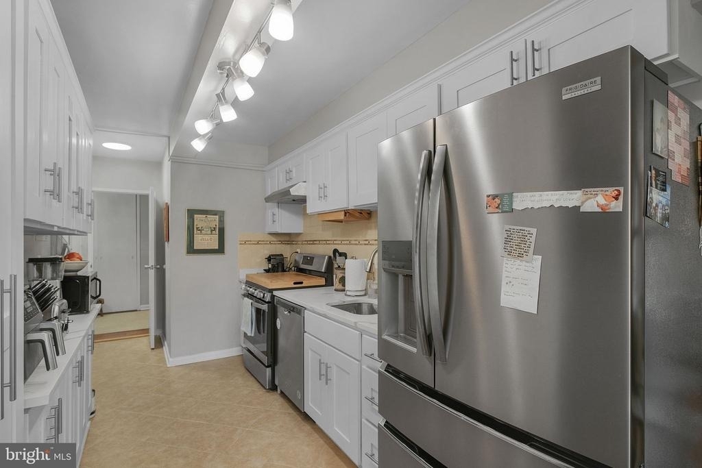 4201 Cathedral Avenue Nw - Photo 9