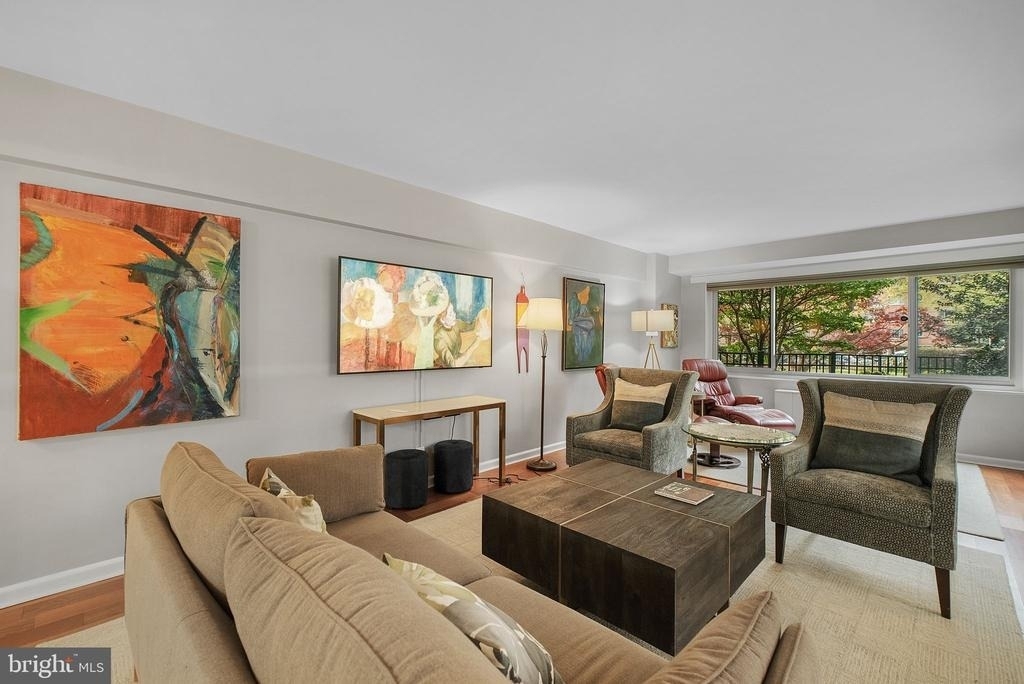 4201 Cathedral Avenue Nw - Photo 2