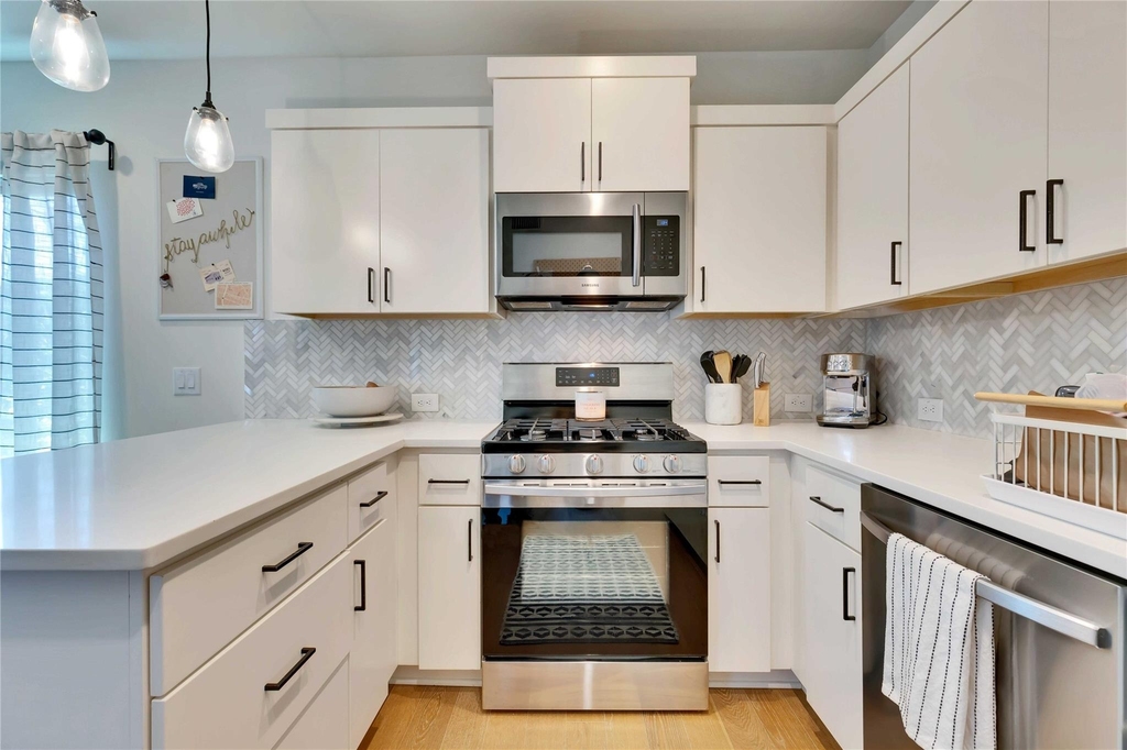 1128 Chicon St - Photo 6