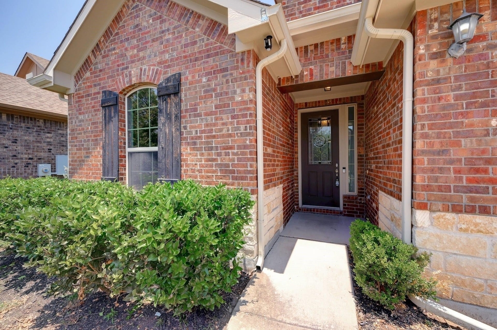 176 Flannery Ln - Photo 3