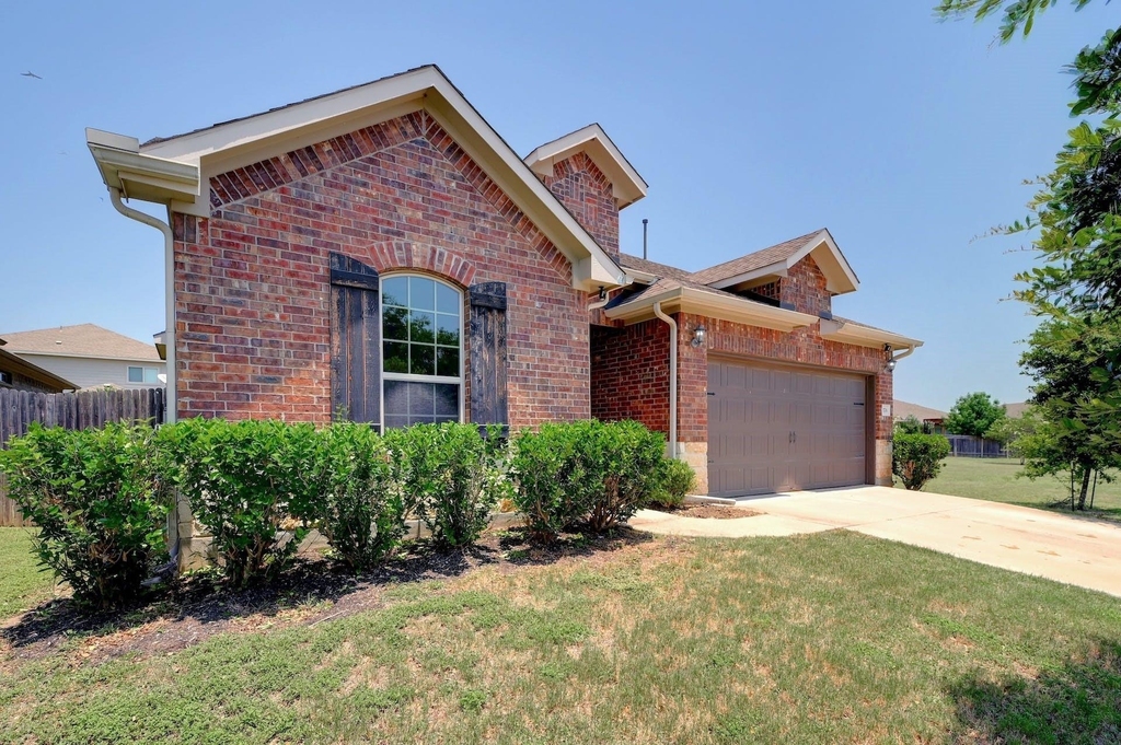 176 Flannery Ln - Photo 2