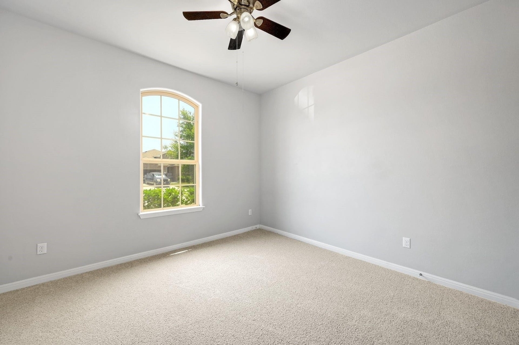 176 Flannery Ln - Photo 5