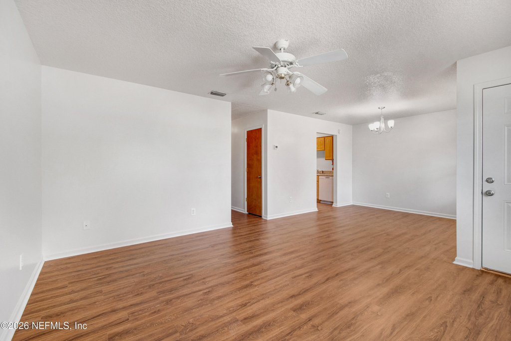 702 Meadowbrook Drive - Photo 3