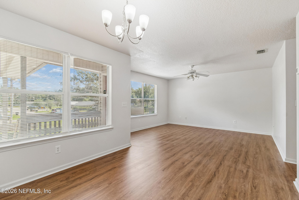 702 Meadowbrook Drive - Photo 4