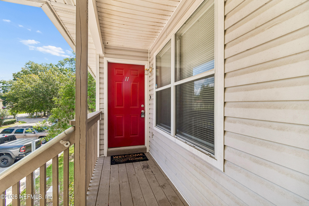 702 Meadowbrook Drive - Photo 2