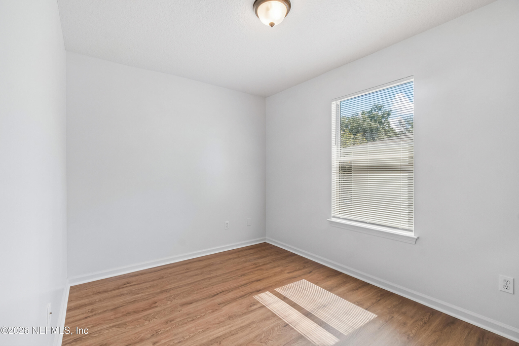 702 Meadowbrook Drive - Photo 8