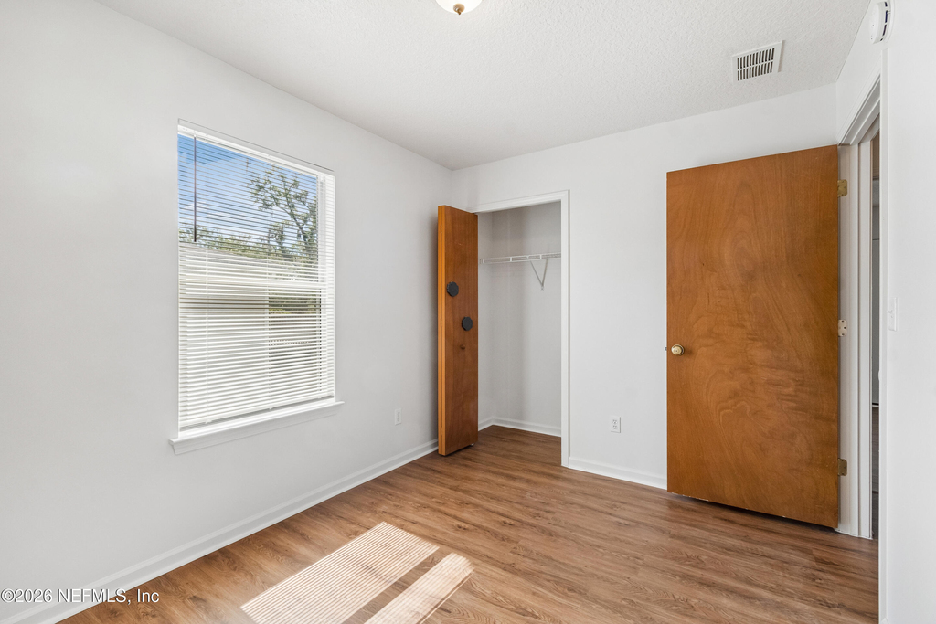 702 Meadowbrook Drive - Photo 7