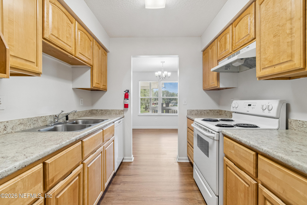 702 Meadowbrook Drive - Photo 5