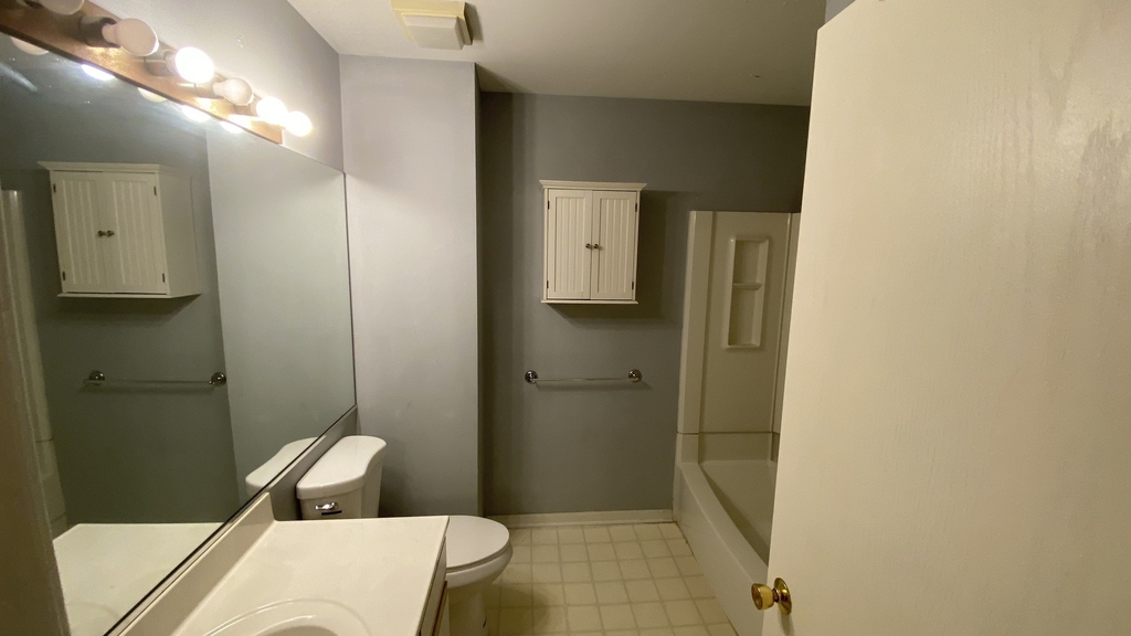437 Valley Forge Court - Photo 5
