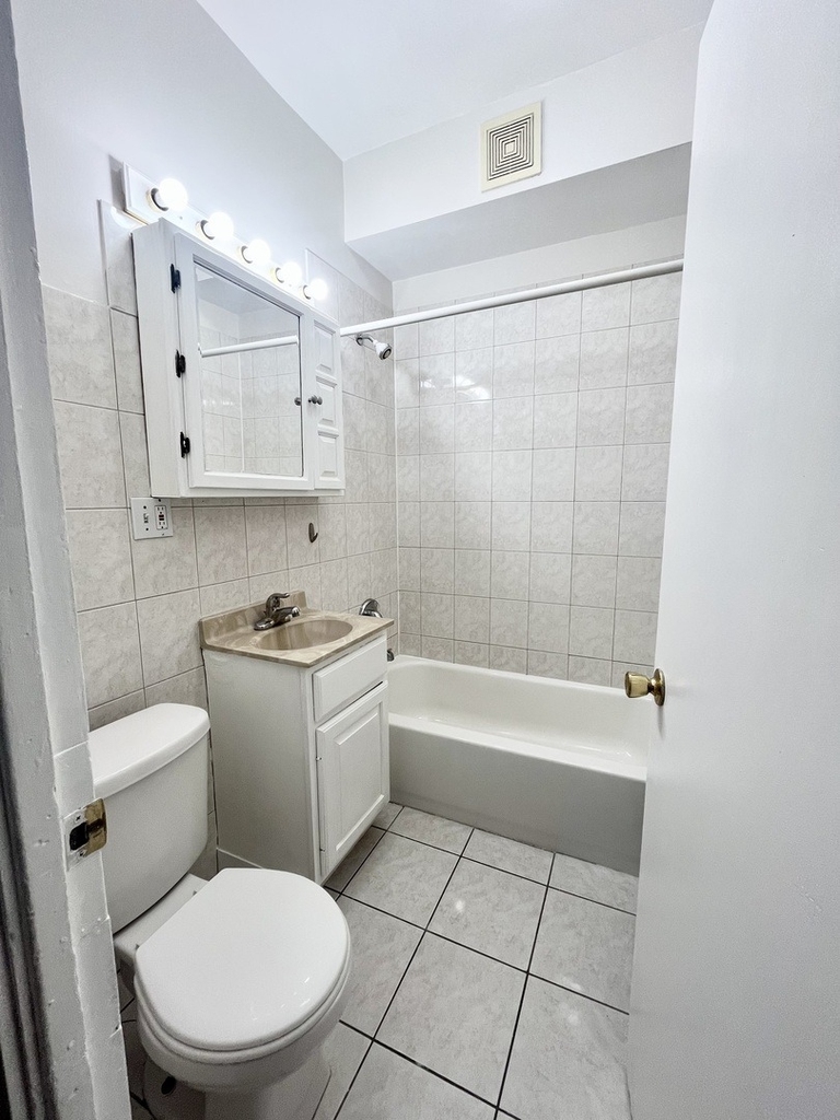 4300 W Shakespeare Avenue - Photo 6