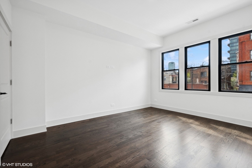 1114 W Grand Avenue - Photo 2