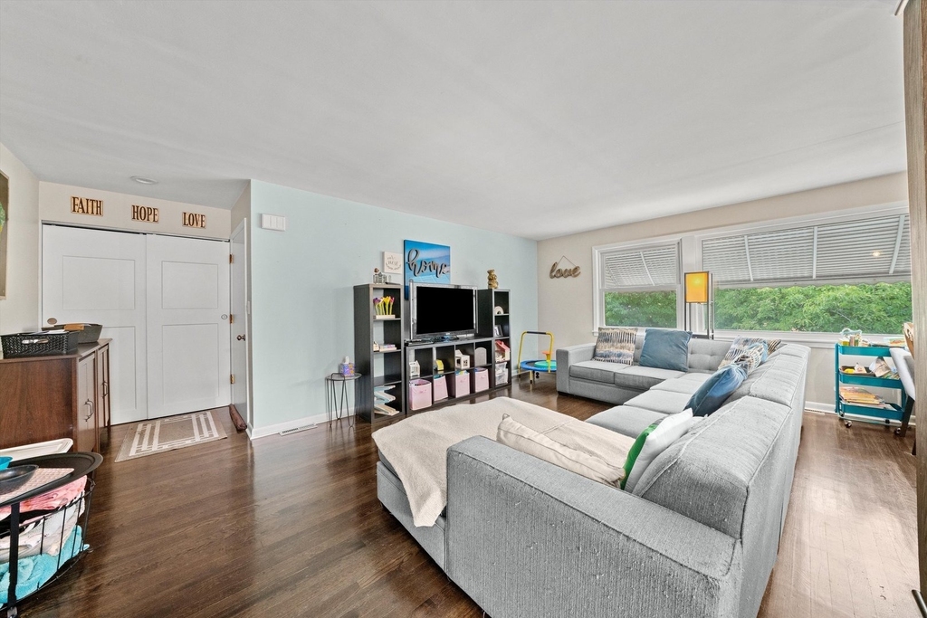 8819 N Wisner Street - Photo 4