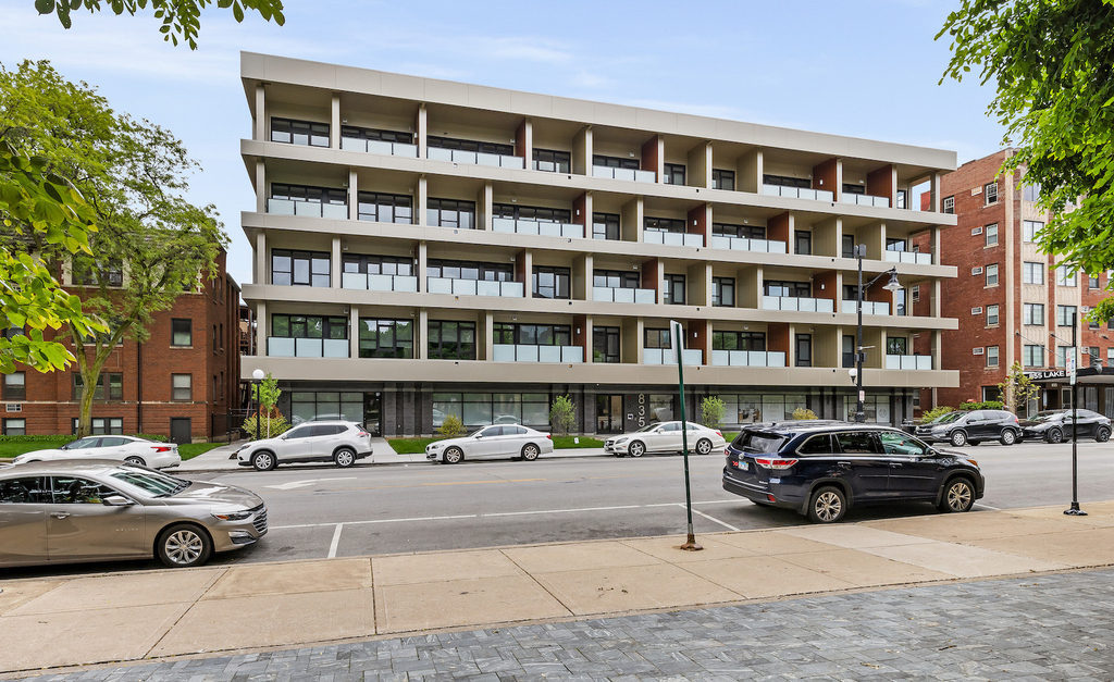 835 Lake Street - Photo 0