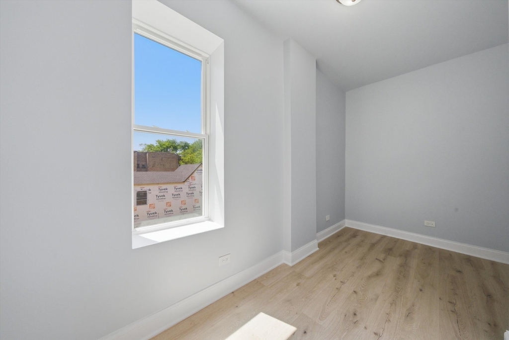 541 N Lawndale Avenue - Photo 8
