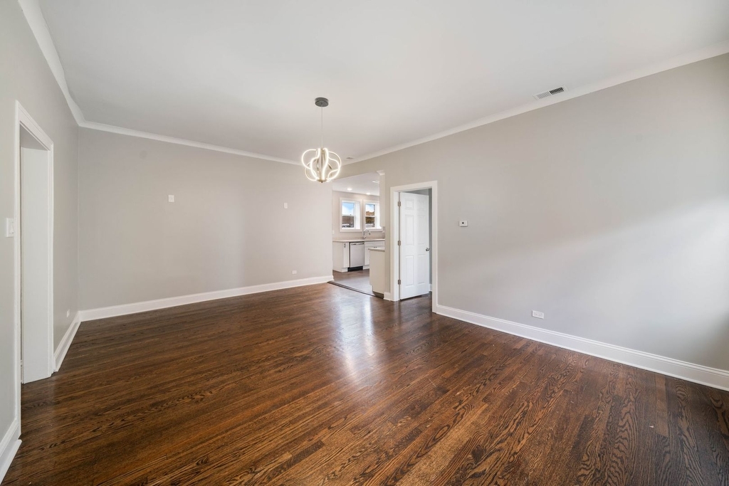 5426 W Jackson Boulevard - Photo 3