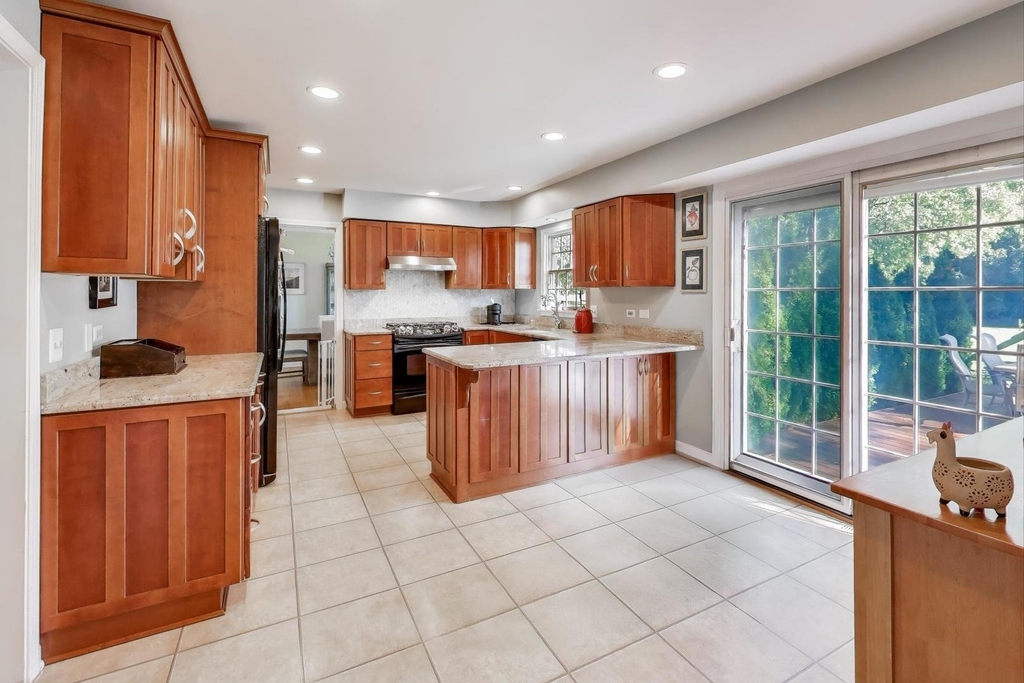 21301 N Woodland Avenue - Photo 8