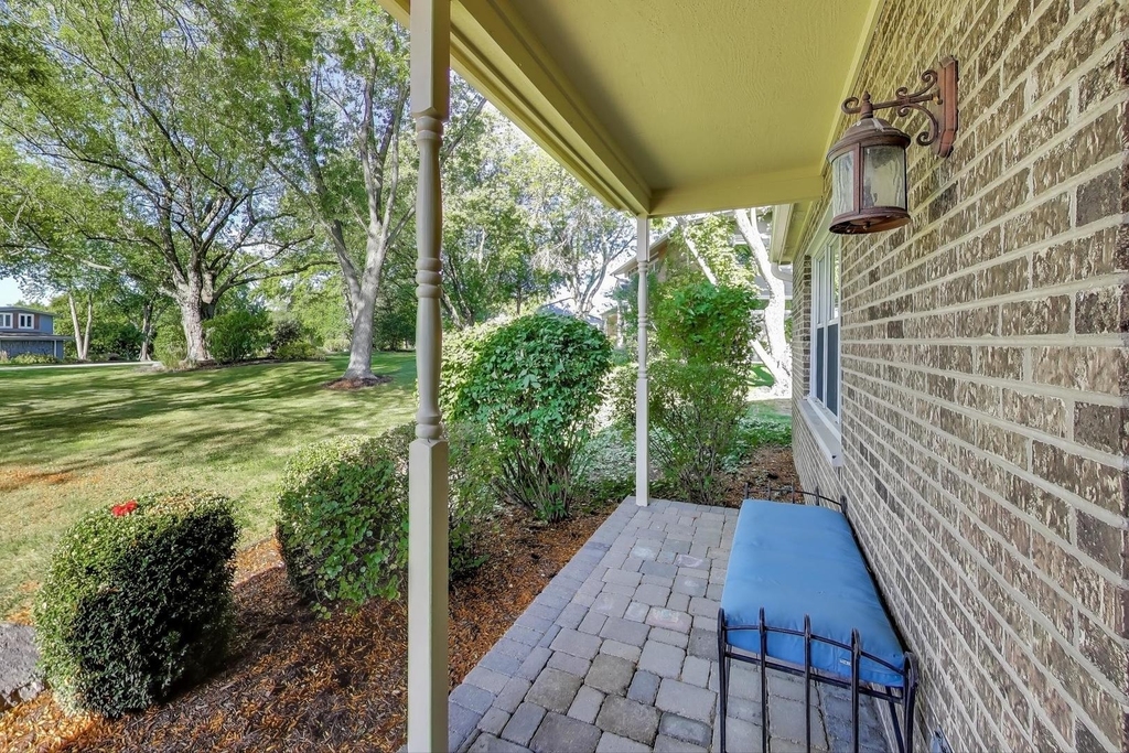 21301 N Woodland Avenue - Photo 1