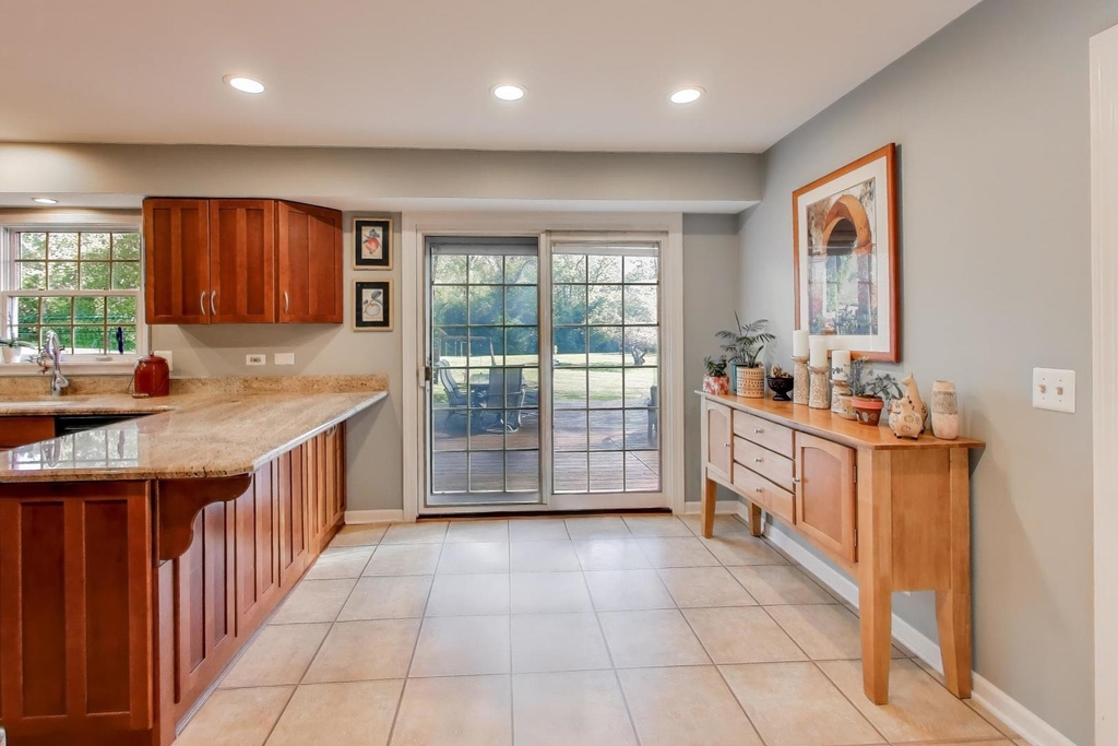 21301 N Woodland Avenue - Photo 12