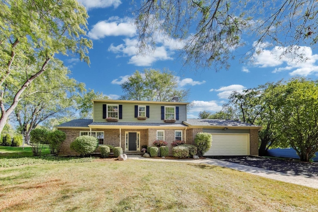 21301 N Woodland Avenue - Photo 0