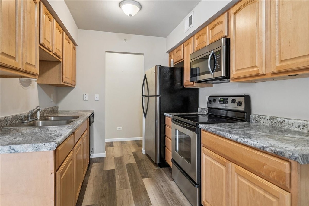 920 Casey Court - Photo 2