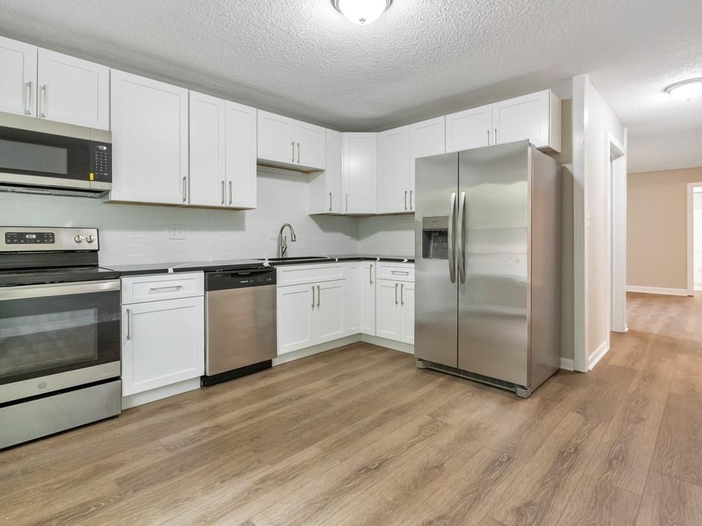 9138 Clubhouse Drive - Photo 2