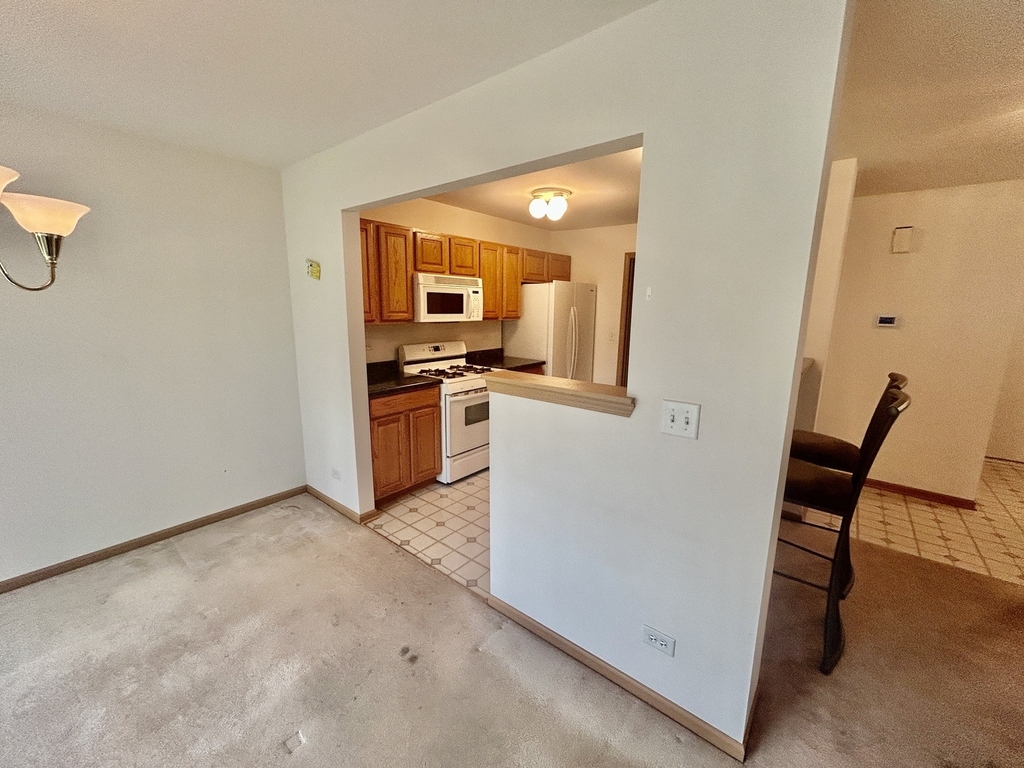 2482 Stoughton Circle - Photo 7
