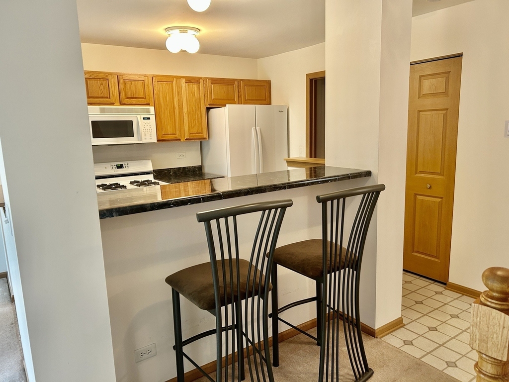 2482 Stoughton Circle - Photo 5