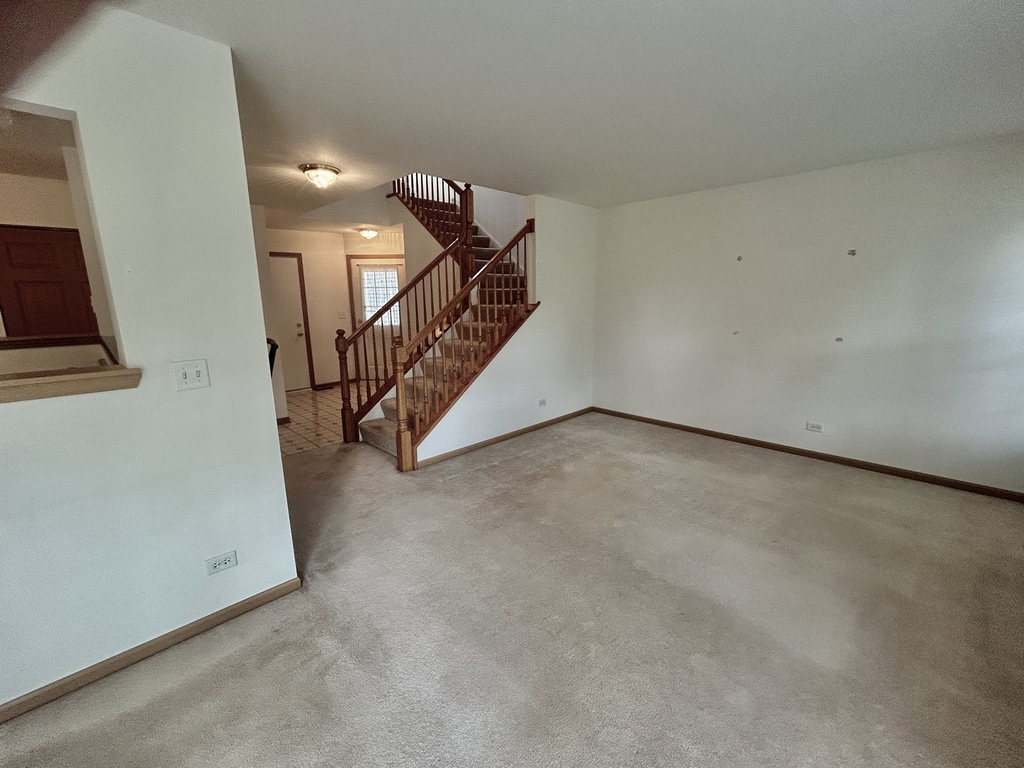 2482 Stoughton Circle - Photo 2