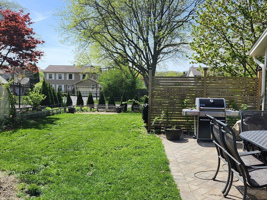 301 Oakbrook Court - Photo 5