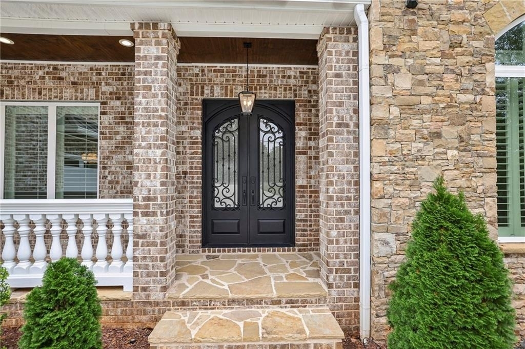3750 Robinson Road Ne - Photo 2