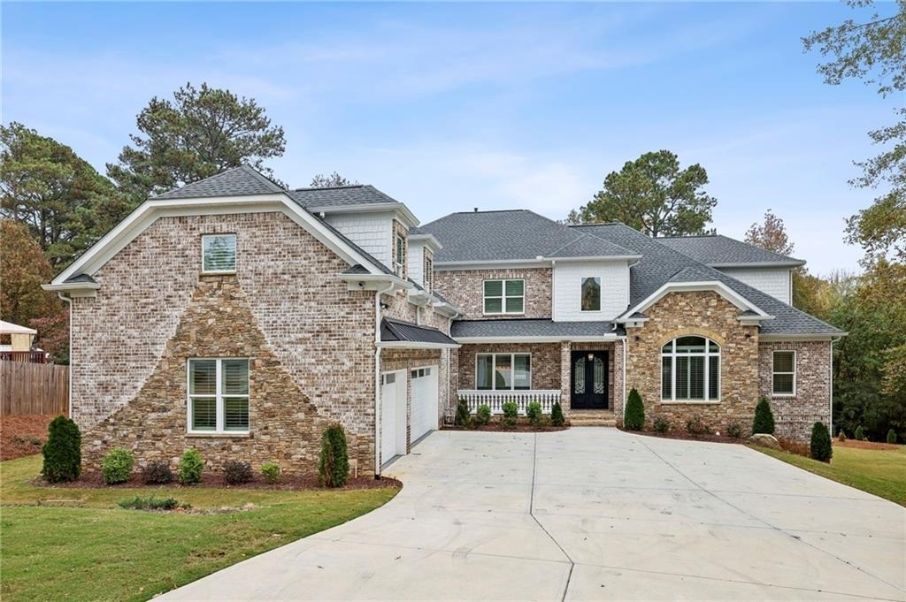 3750 Robinson Road Ne - Photo 1