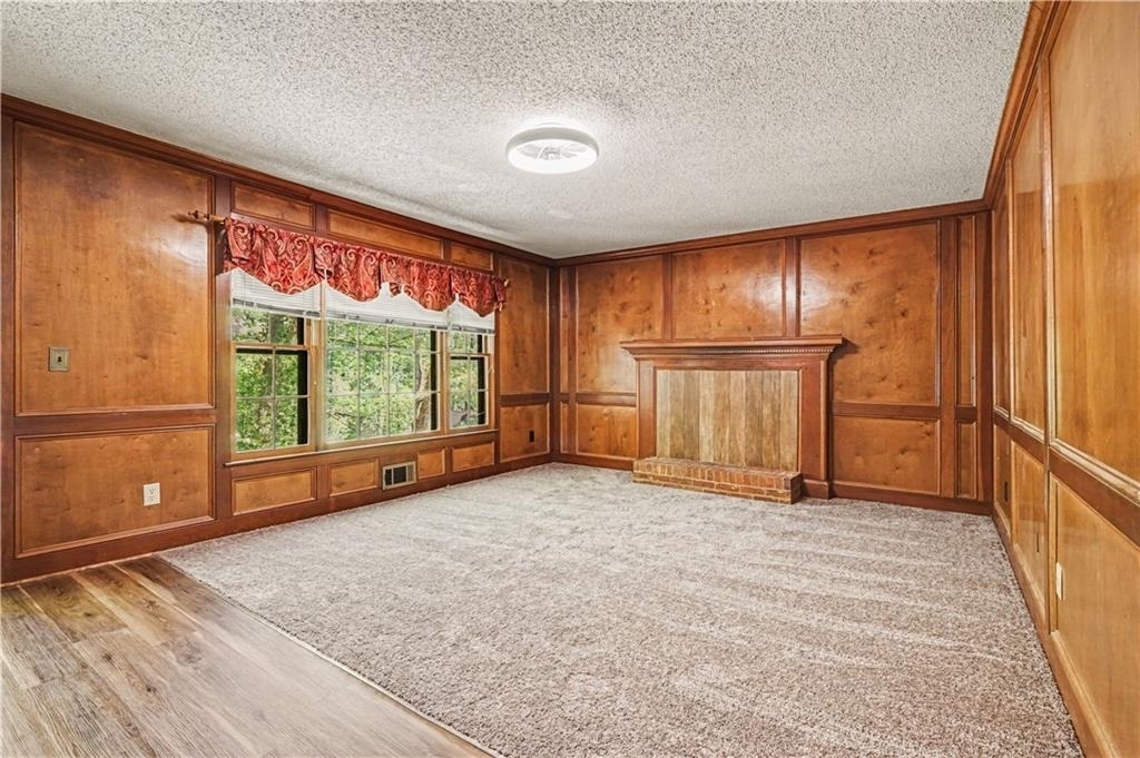1527 Ridgewood Drive - Photo 6