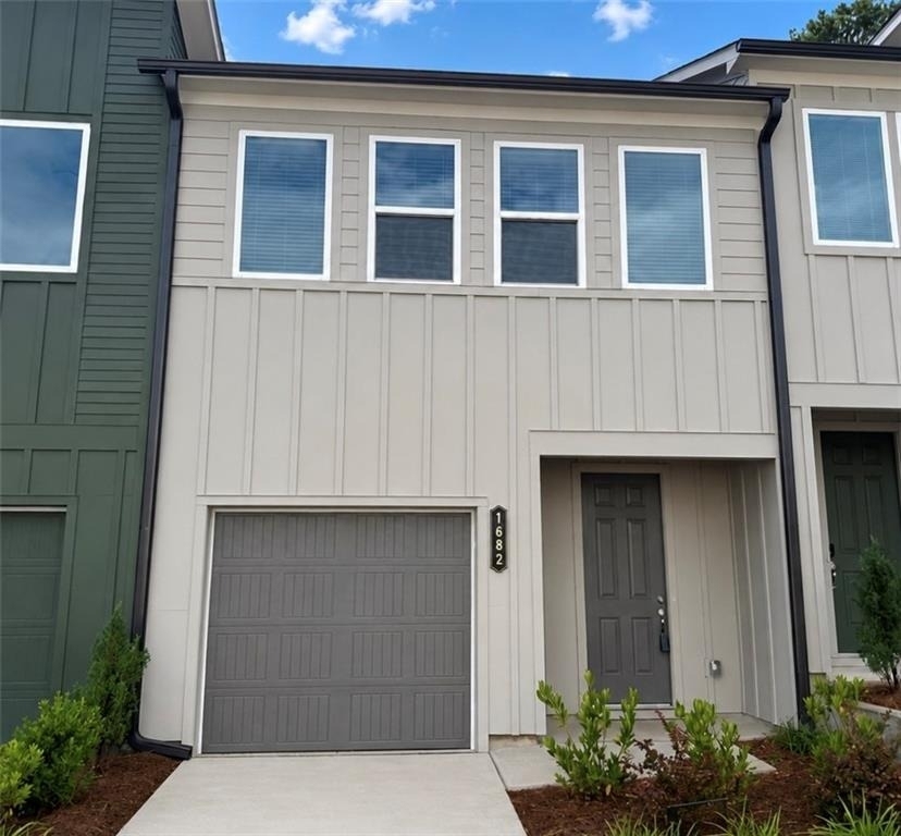 1682 Hannah Terrace Nw - Photo 0