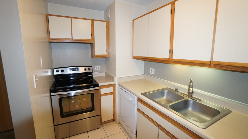 1122 N Clark Street - Photo 4