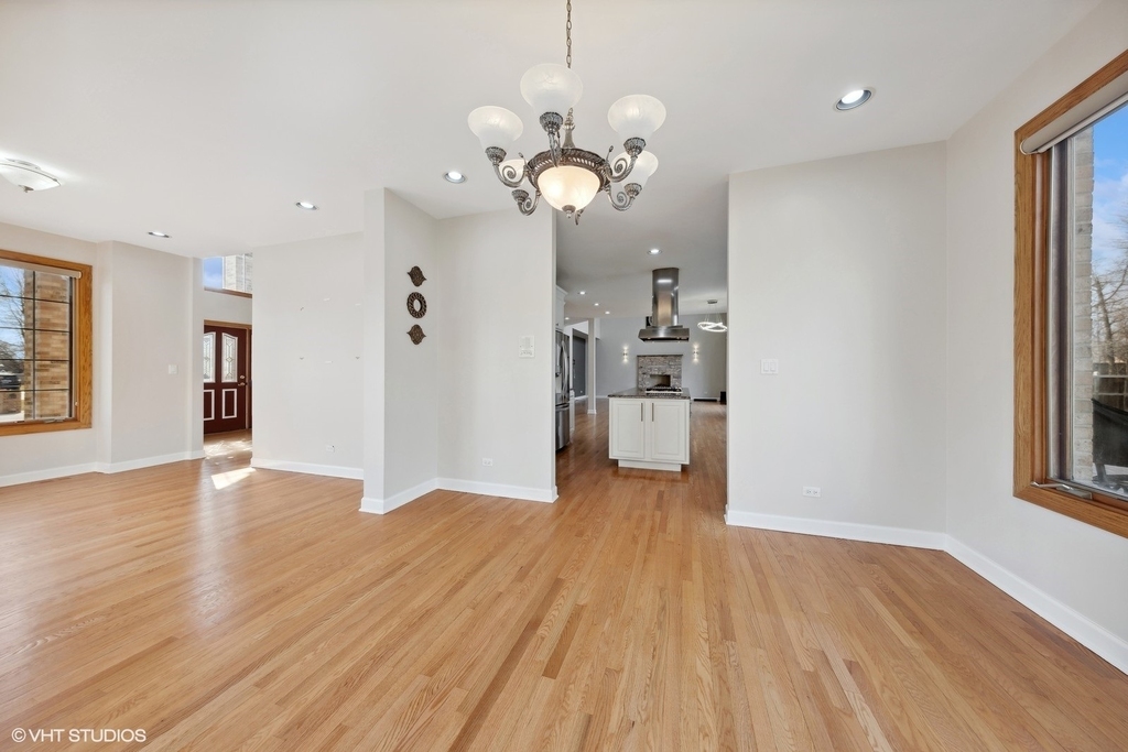 17w234 Massel Court - Photo 5
