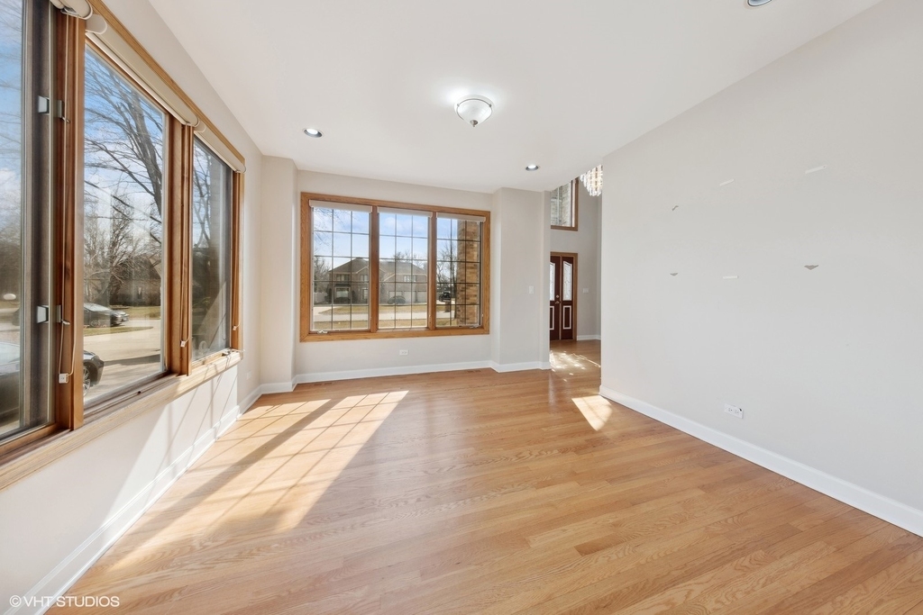 17w234 Massel Court - Photo 3