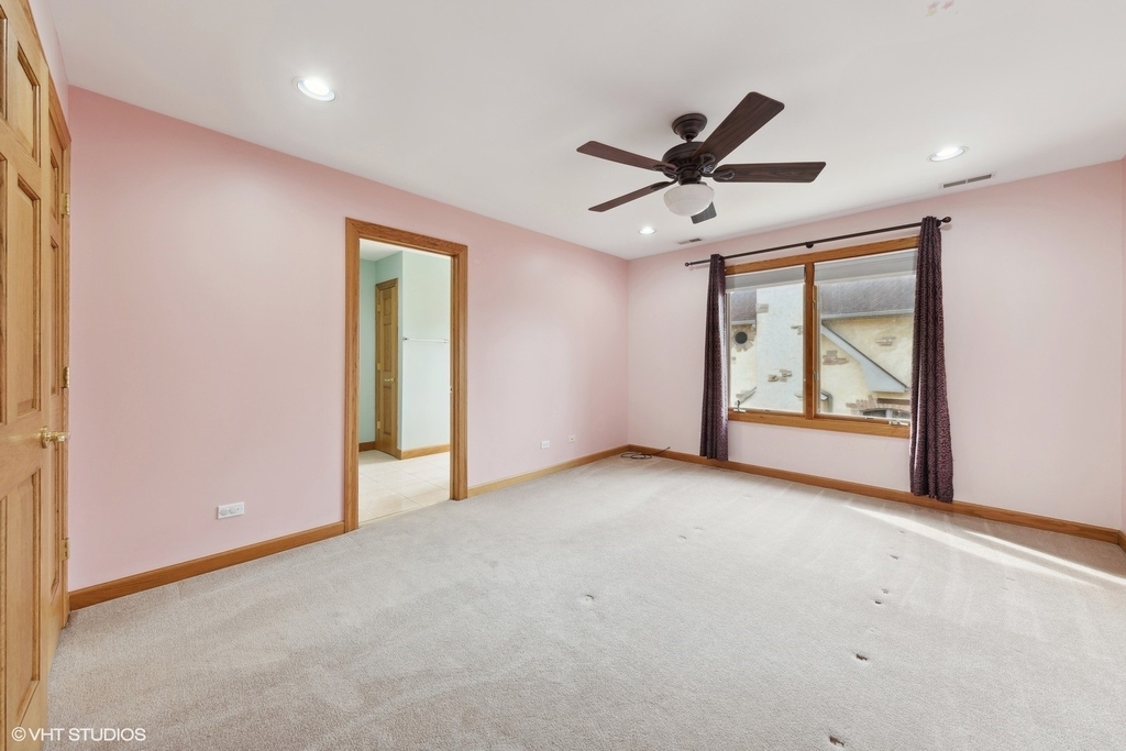 17w234 Massel Court - Photo 17