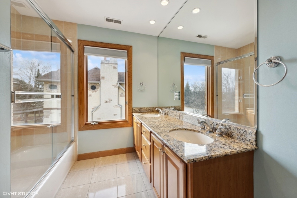 17w234 Massel Court - Photo 18