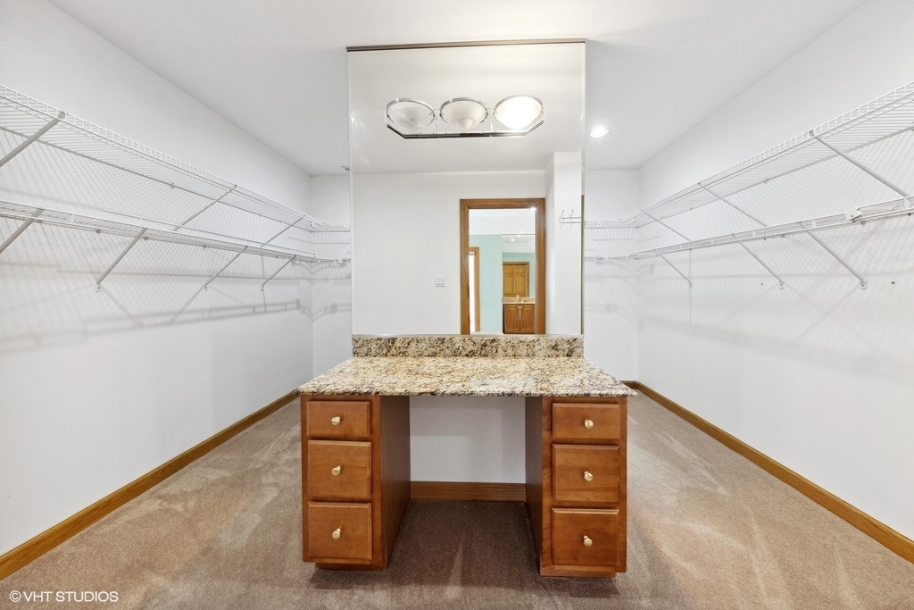 17w234 Massel Court - Photo 16