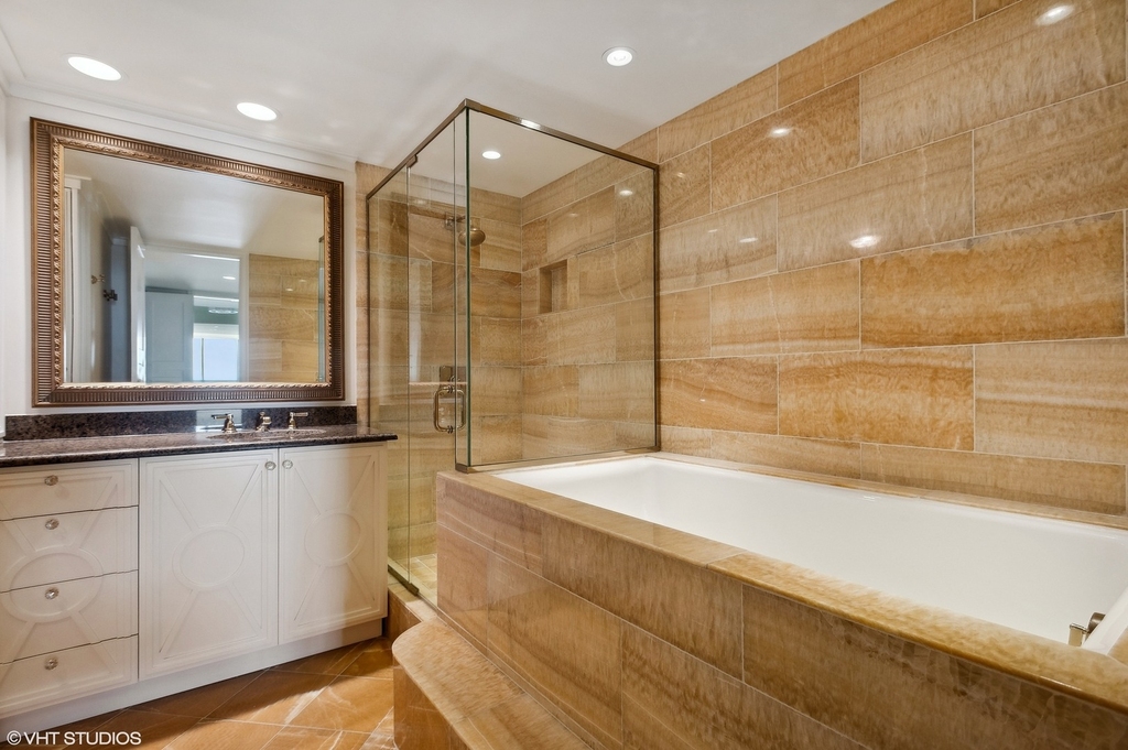 180 E Pearson Street - Photo 12