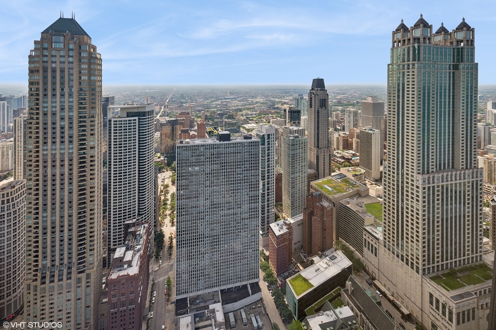 180 E Pearson Street - Photo 15