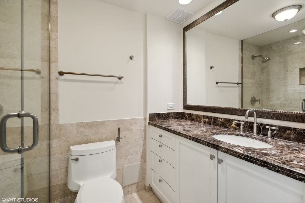 180 E Pearson Street - Photo 10