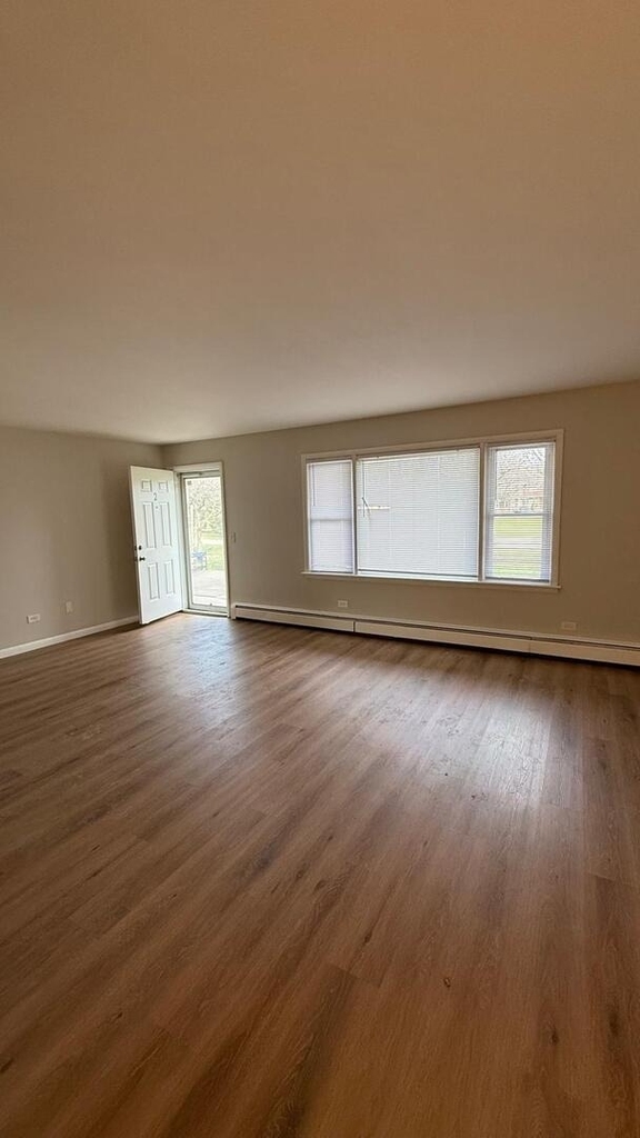 1119 E Algonquin Road - Photo 10