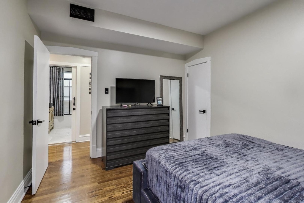 1337 S Austin Boulevard - Photo 8