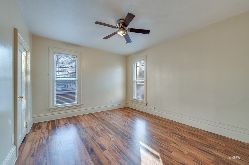 325 E Chicago Street - Photo 6