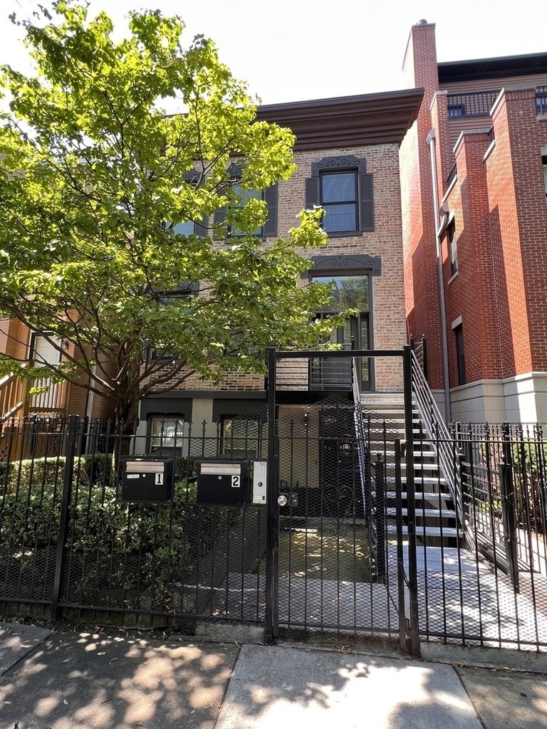 220 S Hamilton Avenue - Photo 0