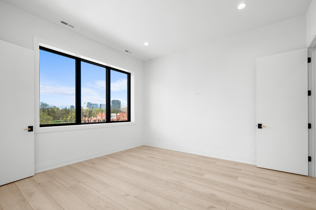 1331 W Taylor Street - Photo 11