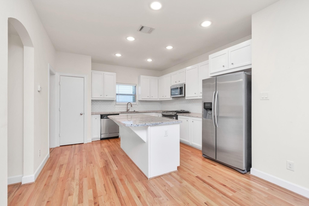 3627 Main Plaza Drive - Photo 13