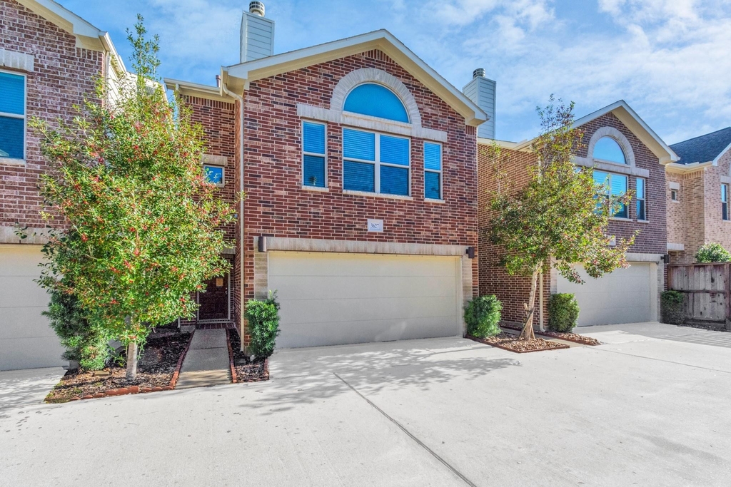 3627 Main Plaza Drive - Photo 1